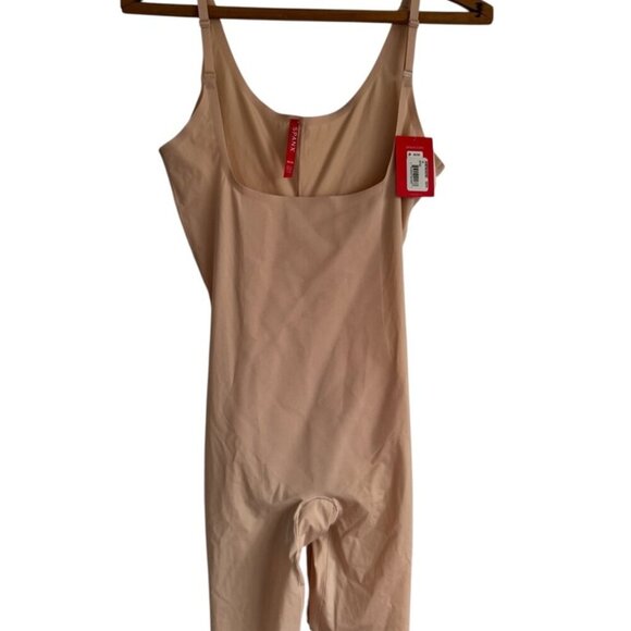 SPANX Thinstincts Full Mid Thigh Body Suit Size M NEW Medium Slimming Soft Nude - Picture 1 of 14